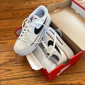 NWT Nike Court Legacy Lift